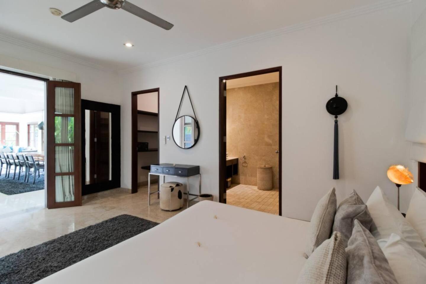 The Residence Seminyak Luaran gambar