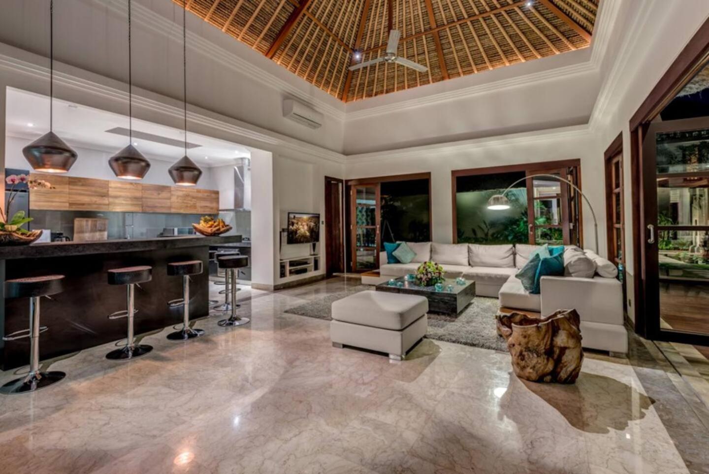 The Residence Seminyak Luaran gambar